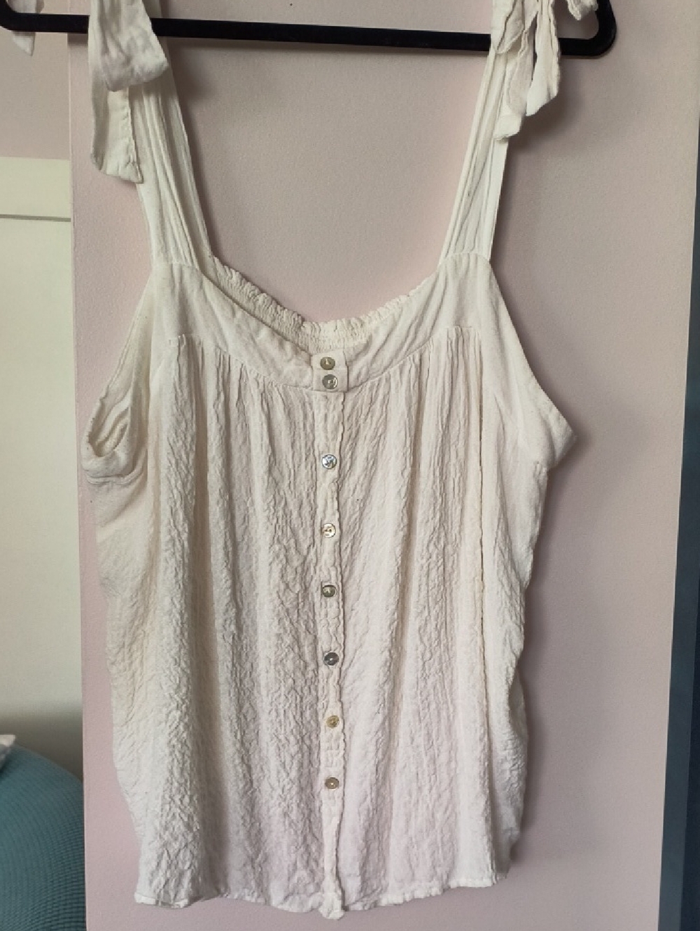Women’s Cream Button-Front Tank